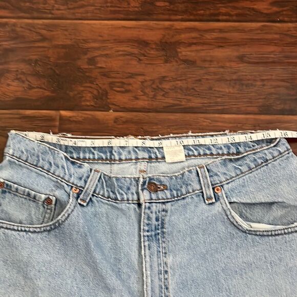 Vintage Levi’s 560 Distressed Blue Denim Jeans Loose Fit Taper Leg Style Casual - Picture 5 of 16